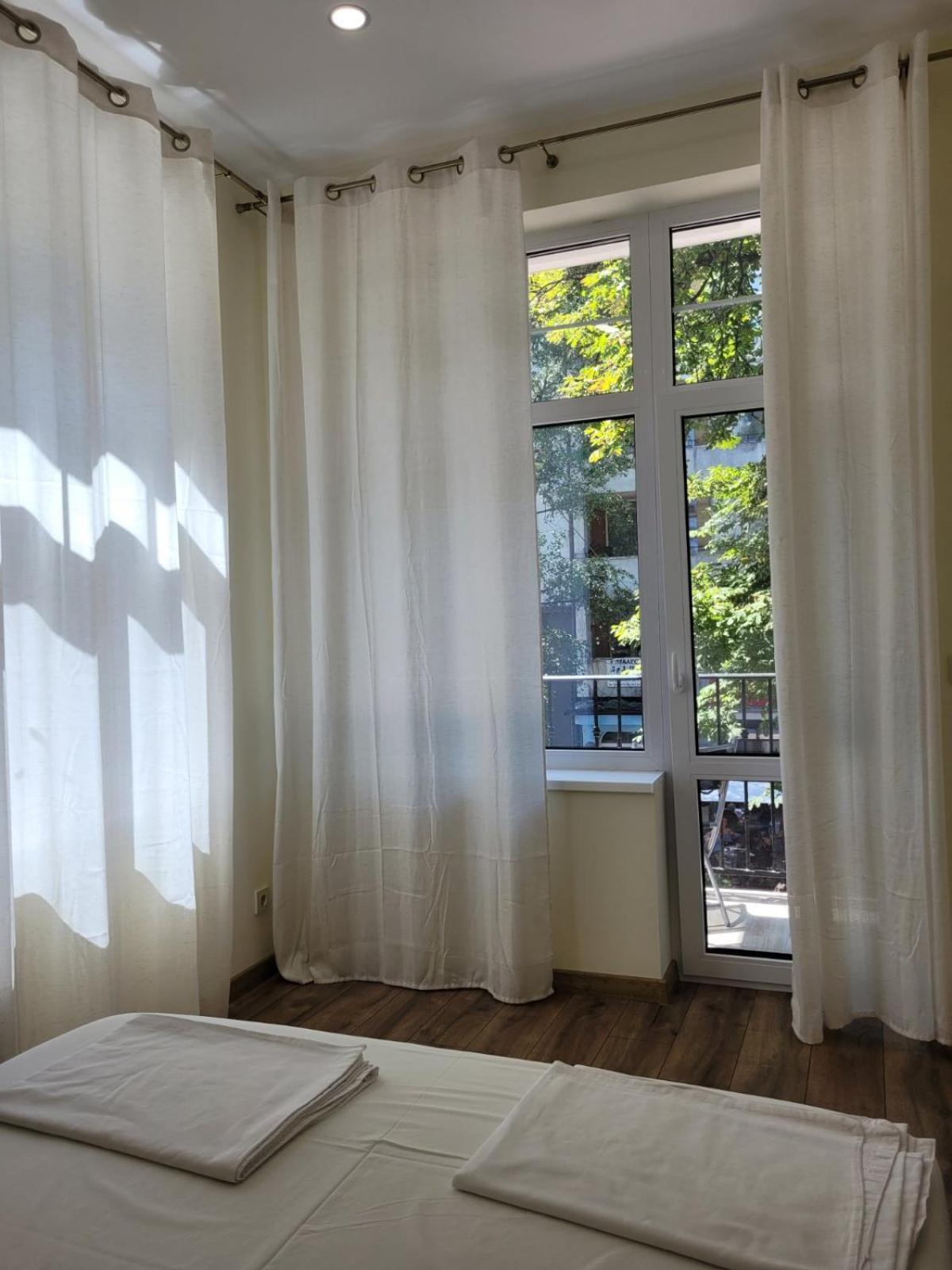 The House - Central Boutique Apartments Kyustendil Phòng bức ảnh