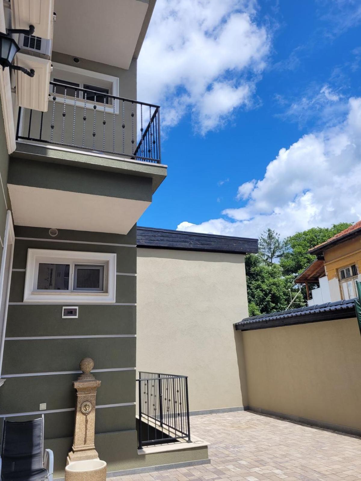 The House - Central Boutique Apartments Kyustendil Ngoại thất bức ảnh